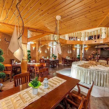 Pod Golebiem Hotell 2*