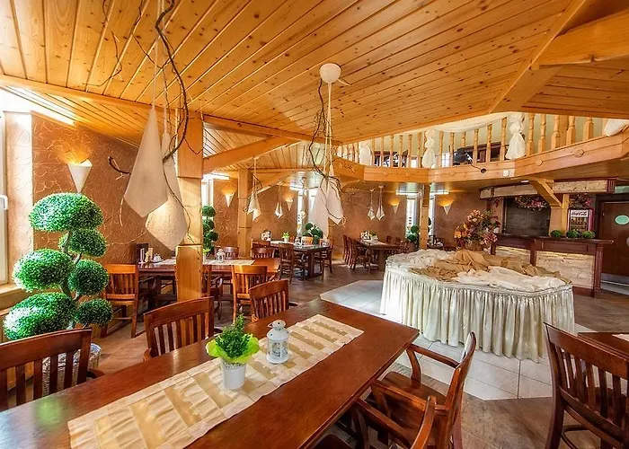 Pod Golebiem فندق 2*